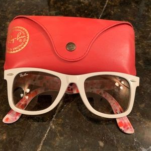 Women’s RayBan Wayfarer Sunglasses